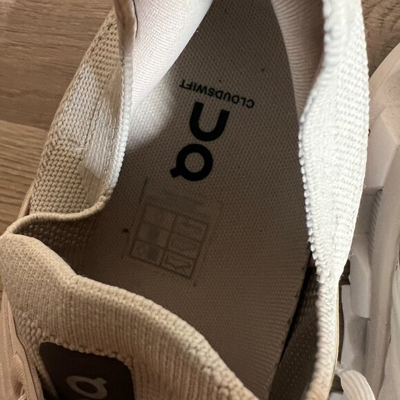 Nearly New ON Running Shoes Cloudswift Men's 10.5 Pearl White Gray - Picture 3 of 12